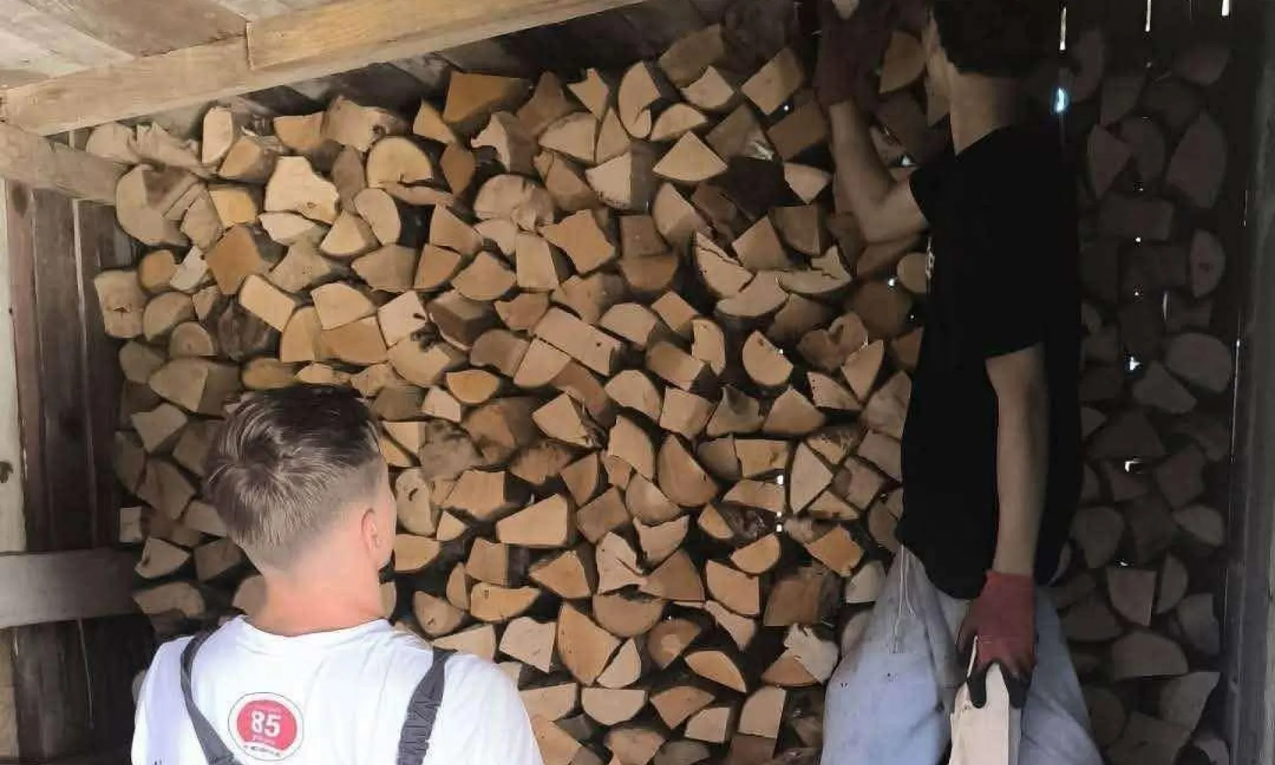 Tinejdžeri iz Bihaća, Amar i Alija, ljetni raspust koriste za rad i zaradu poštenim pristupom
