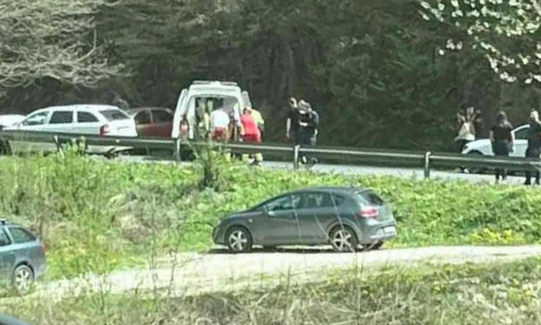Tri osobe povrijeđene u sudaru u Srednjem kod Ilijaša, saobraćaj potpuno obustavljen