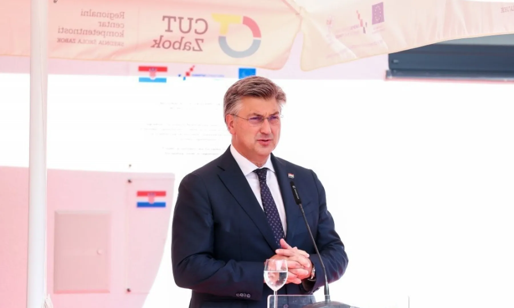 PLENKOVIĆ PORUČIO IZ TIRANE: "Ako Rusiji pripadne ukrajinski teritorij to znači da 'jači kvači' i smrt međunarodnog prava..."
