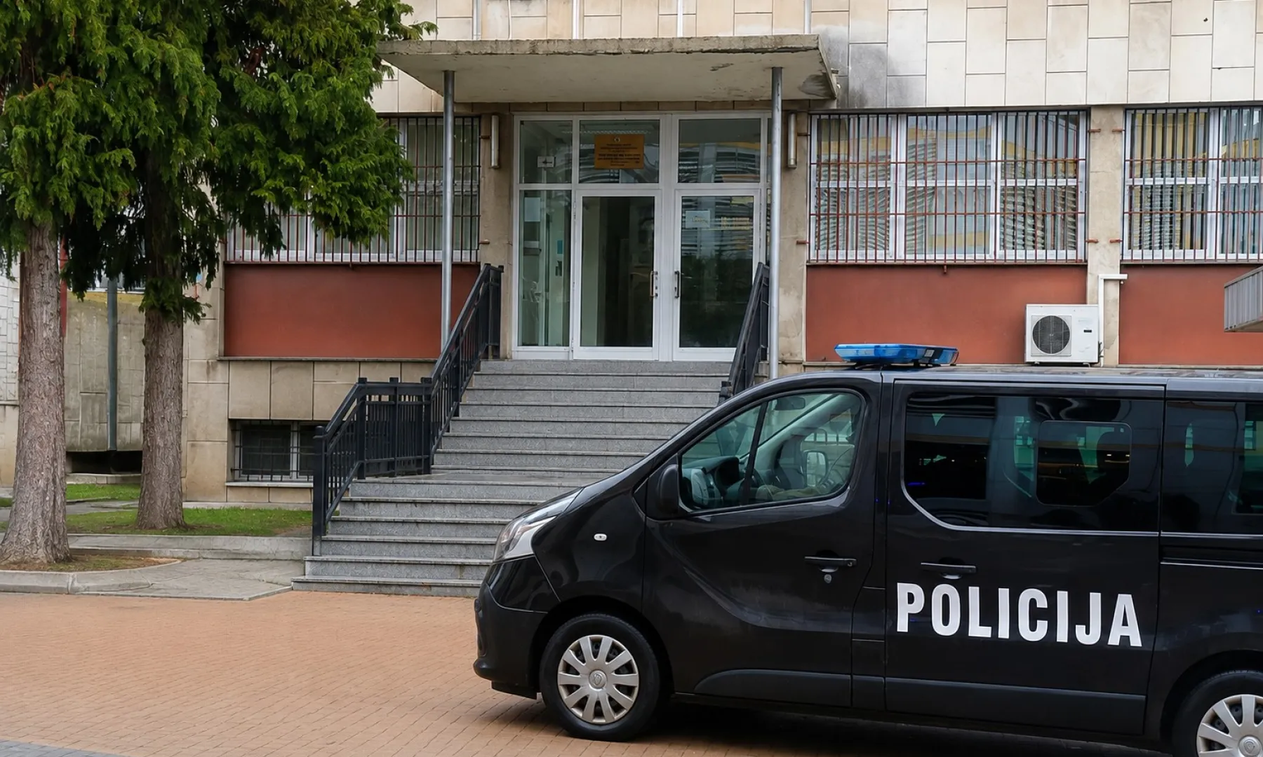 Pritvor dvojici osumnjičenih u Bihaću nakon pronalaska kokaina, marihuane i municije