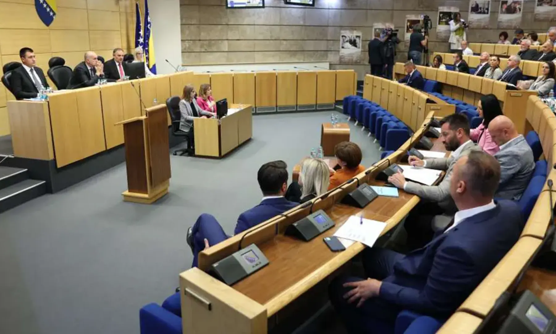 Dnevni red Doma naroda dopunjen zakonima o dugu i o naftnim derivatima