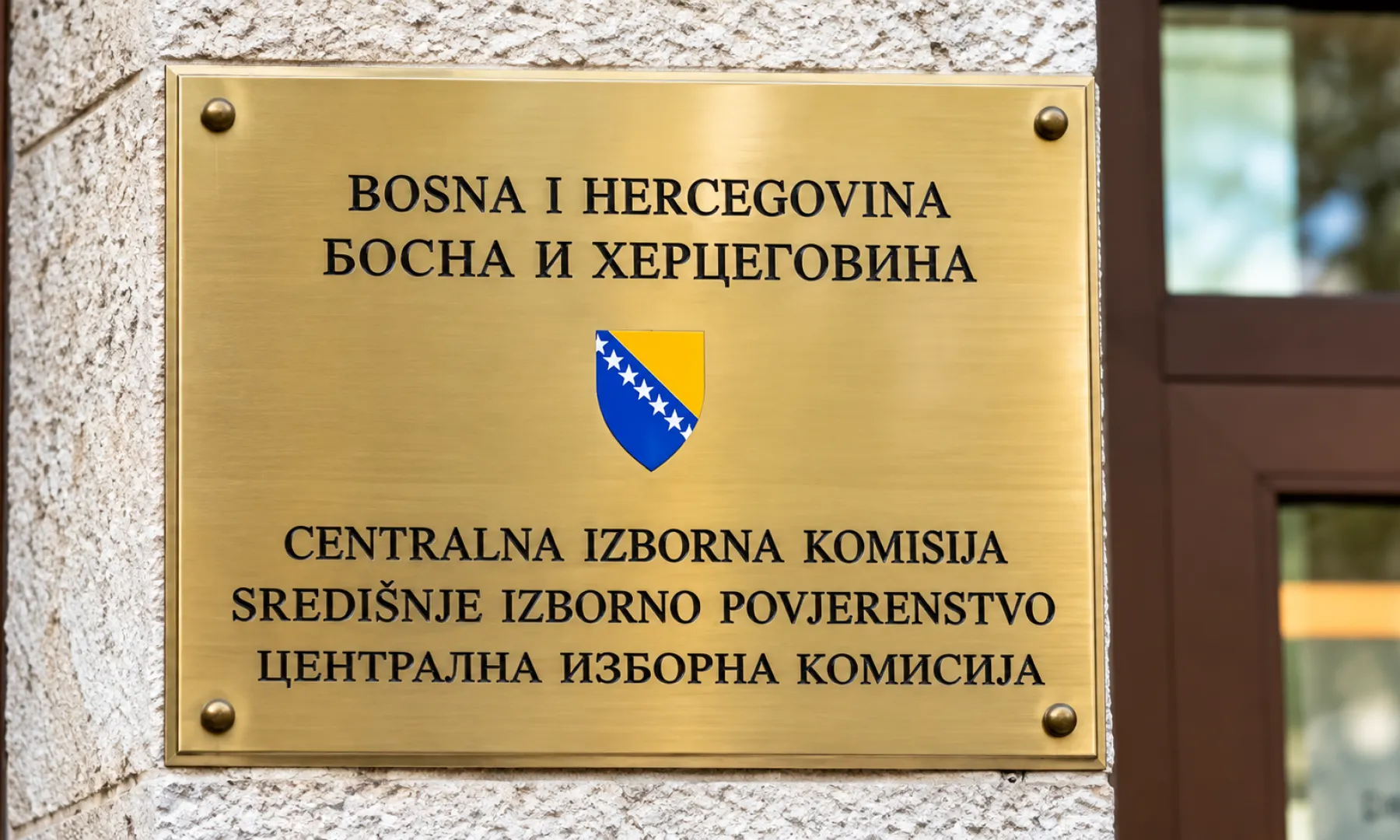 CIK naredio ručno brojanje na 89 biračkih mjesta zbog neslaganja u broju listića