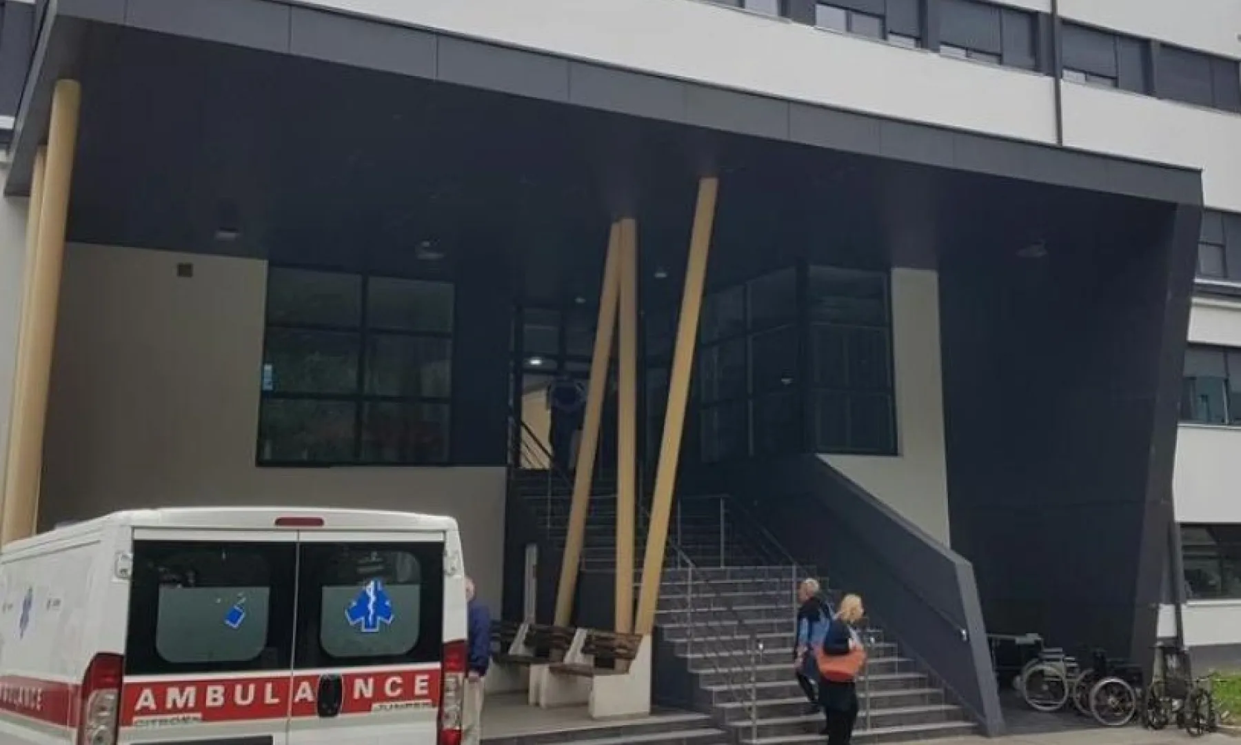 Teška saobraćajna nesreća u Cazinu povrijedila troje djece, otac zahvaljuje na podršci