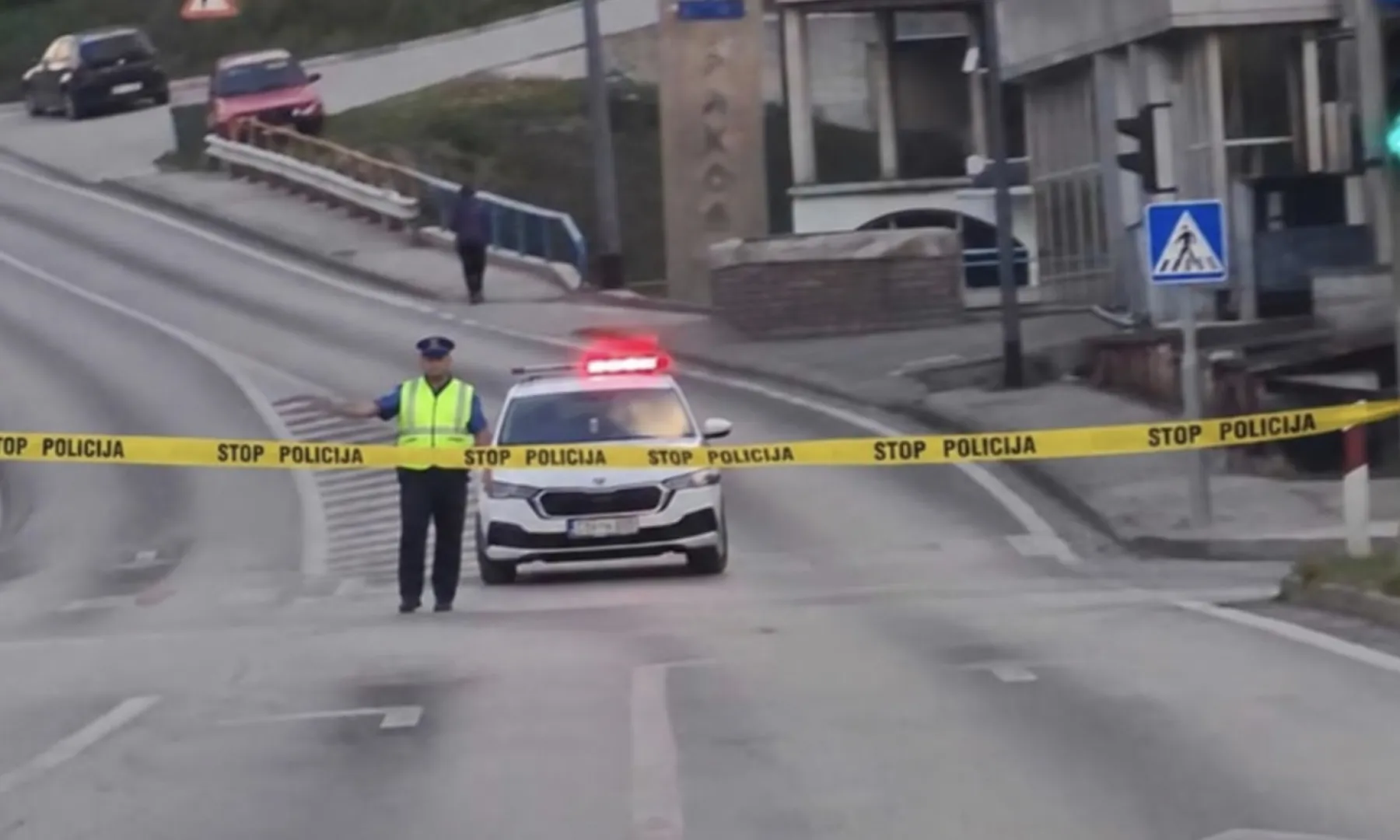 Saobraćajna nesreća u Šepićima privremeno obustavila saobraćaj, policija na terenu vrši uviđaj