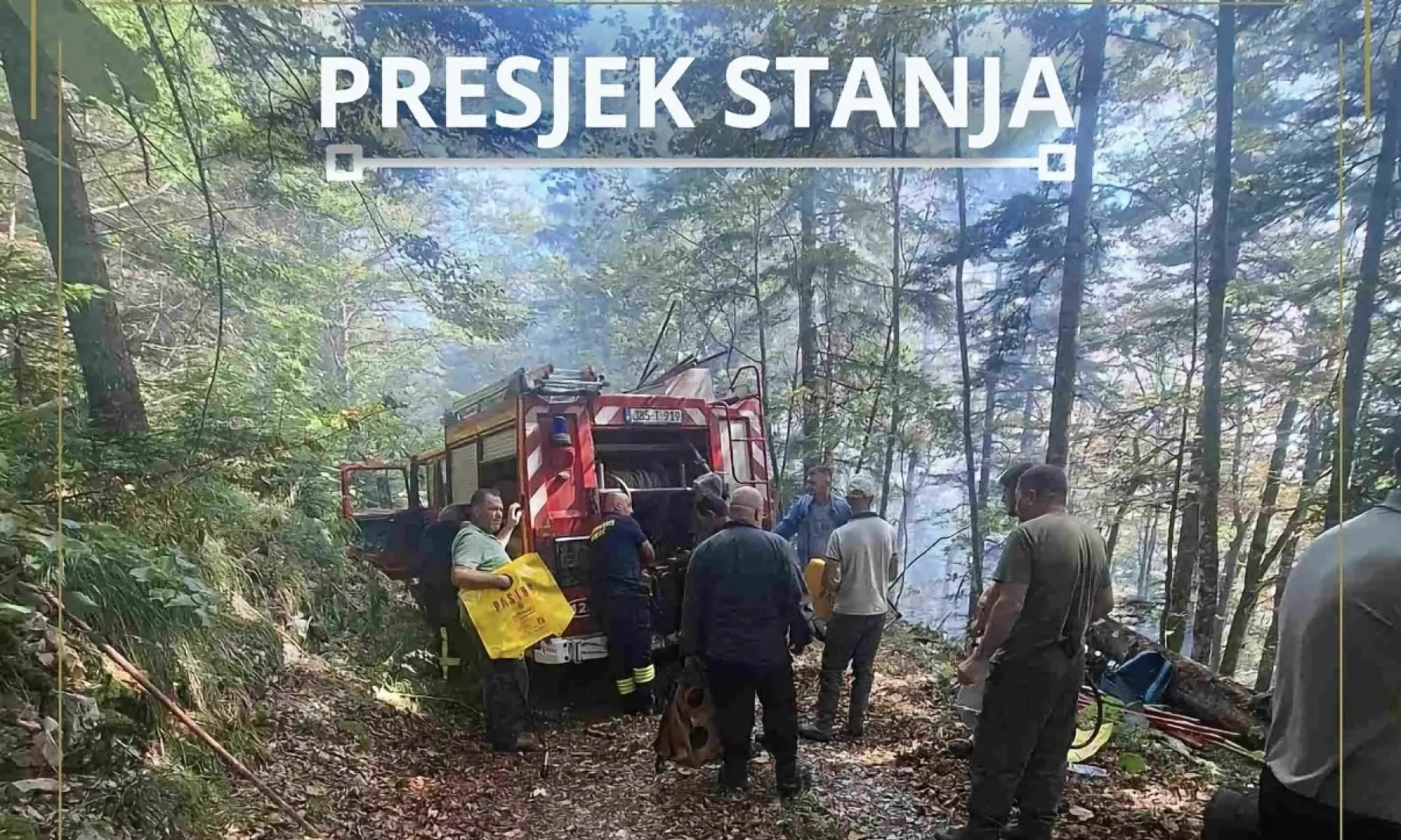 Helikopter Oružanih snaga BiH angažovan u gašenju požara u Plješevici, gradonačelnik Sedić na terenu