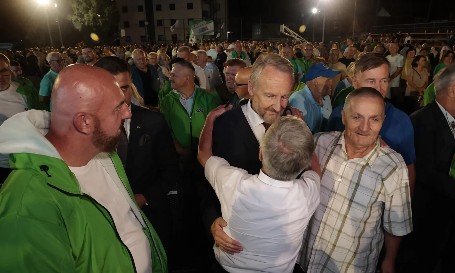 Bakir Izetbegović na predizbornom skupu u Sanskom Mostu istakao važnost izbora i kritikovao trenutnu vlast
