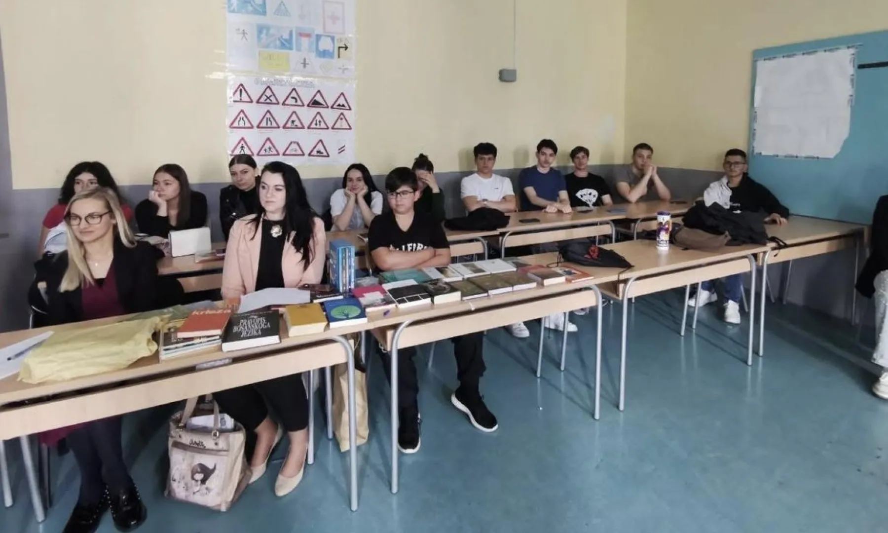 Moć knjige kroz oči mladih: Ovako se u Cazinu slavio Dan knjige