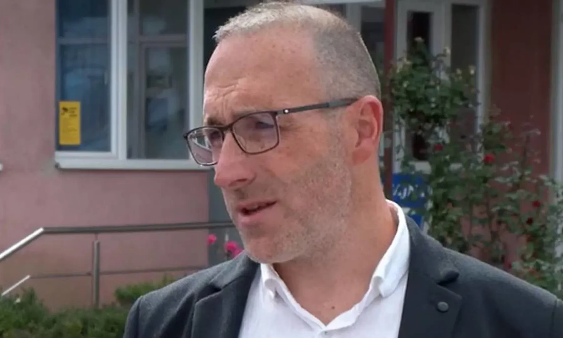 Direktor ViK-a Adnan Šerak objasnio probleme s vodosnabdijevanjem u Sarajevu, uključujući curenje vode i potrebu za rekonstrukcijom mreže