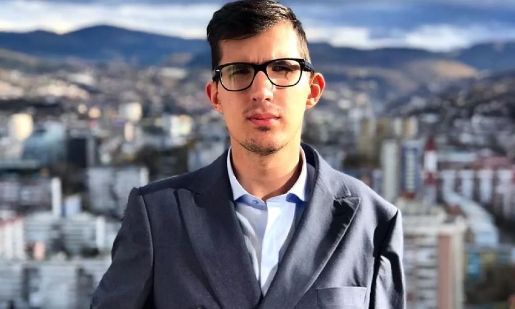 Olujni oblaci donijeli haos u Krajini: Ulice pune vode, moguć grad i novi pljuskovi | Cazin.NET