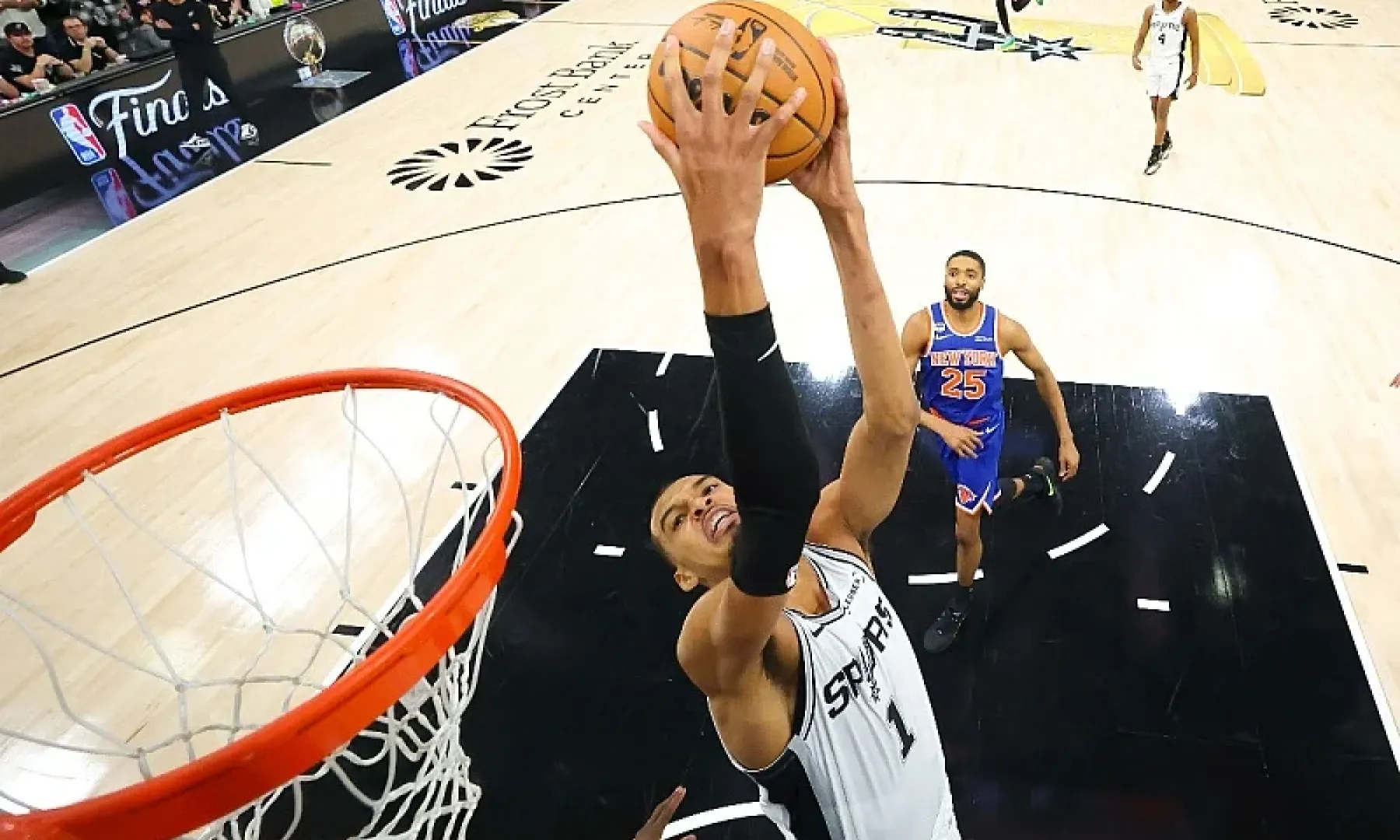 Victor Wembanyama potpisao petogodišnje produženje ugovora sa San Antonio Spurs vrijedno 252 miliona dolara