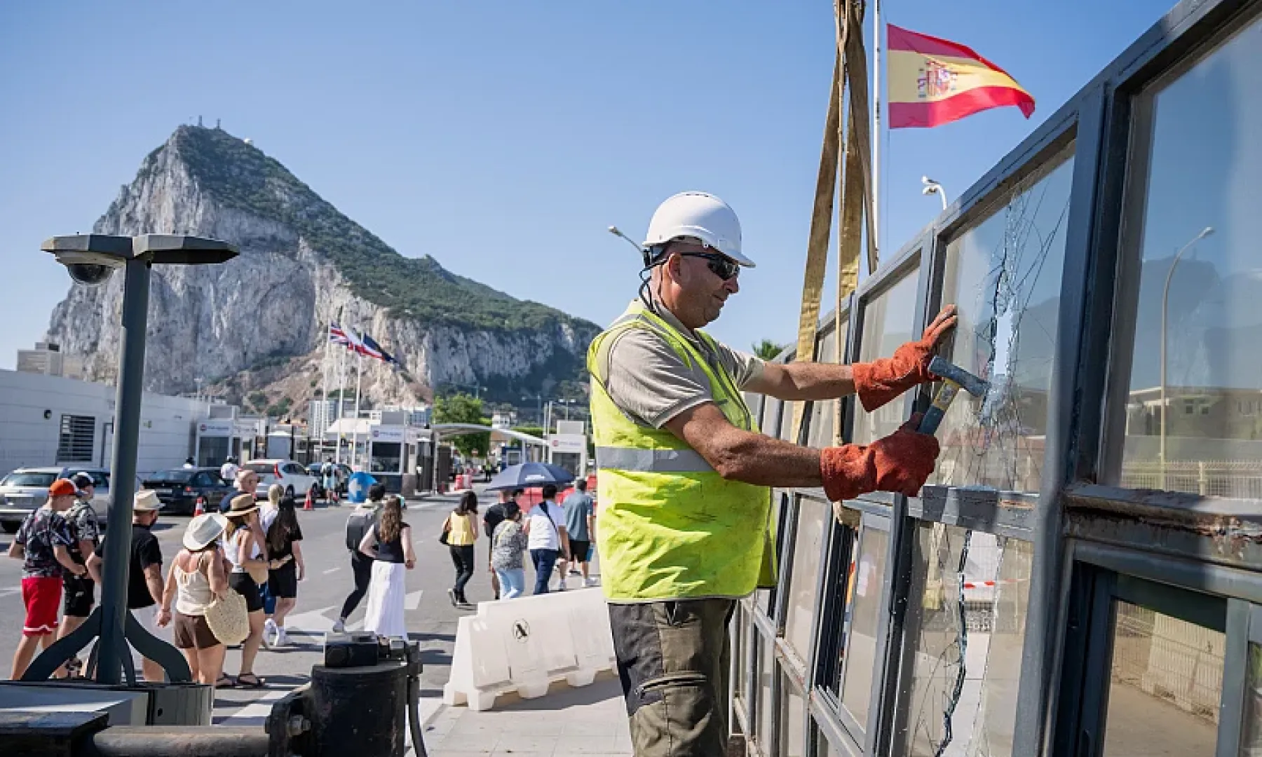 Uklonjena granična ograda između Gibraltara i Španije omogućava slobodno kretanje ljudi prema sporazumu EU i UK nakon Brexita