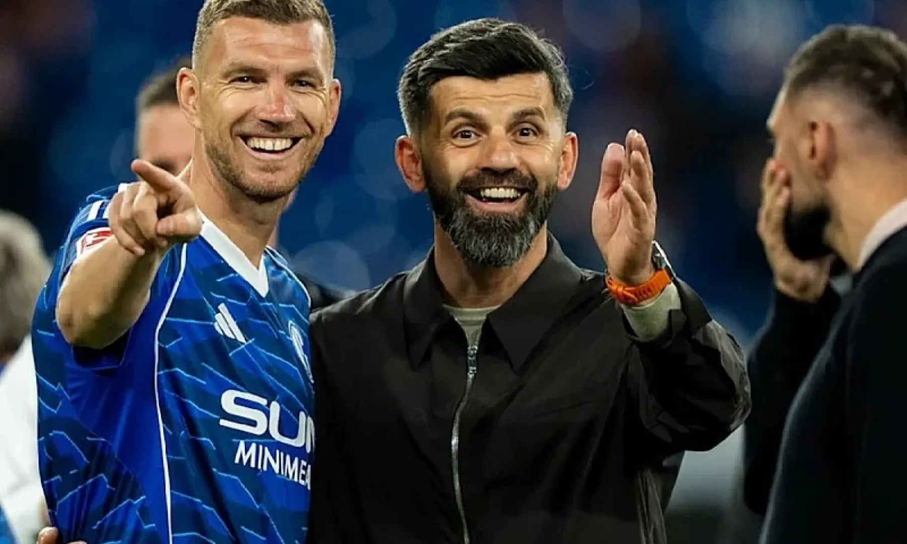 Edin Džeko ima 80 do 90 posto šanse da potpiše novi ugovor sa Schalkeom, navodi Sky Sport