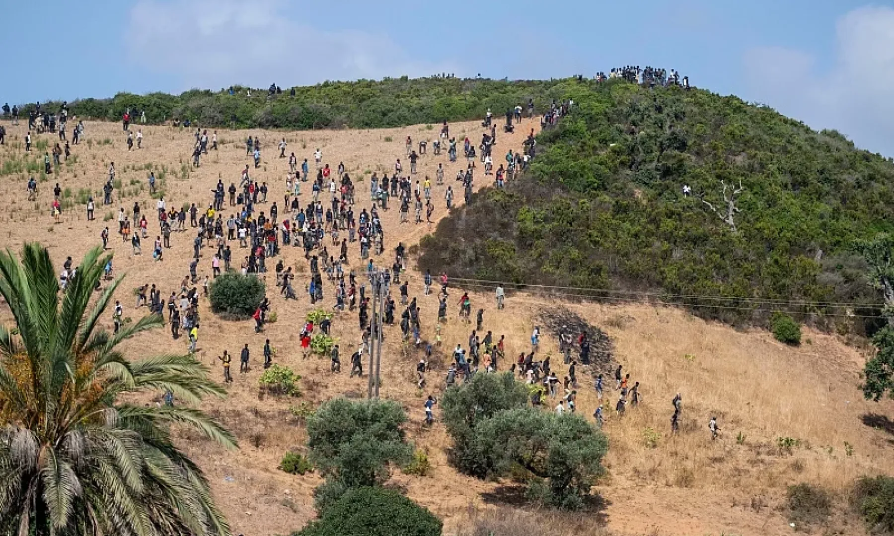 Marokanske snage uhapsile 294 migranta i 61 osumnjičenog za pomoć u prelasku granice prema Ceuti