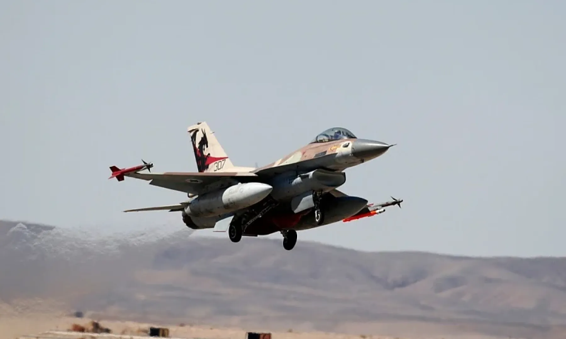 Izraelske zračne snage izvele četiri napada na vojni aerodrom Abu al-Duhur u Siriji, bez informacija o žrtvama