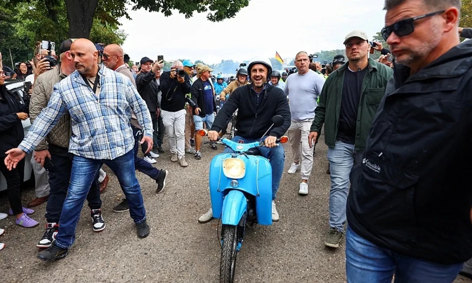 Ulrich Siegmund predvodi skup AfD-a u Saksoniji-Anhalt vozeći Simson moped, koristeći nostalgiju za Istočnom Njemačkom