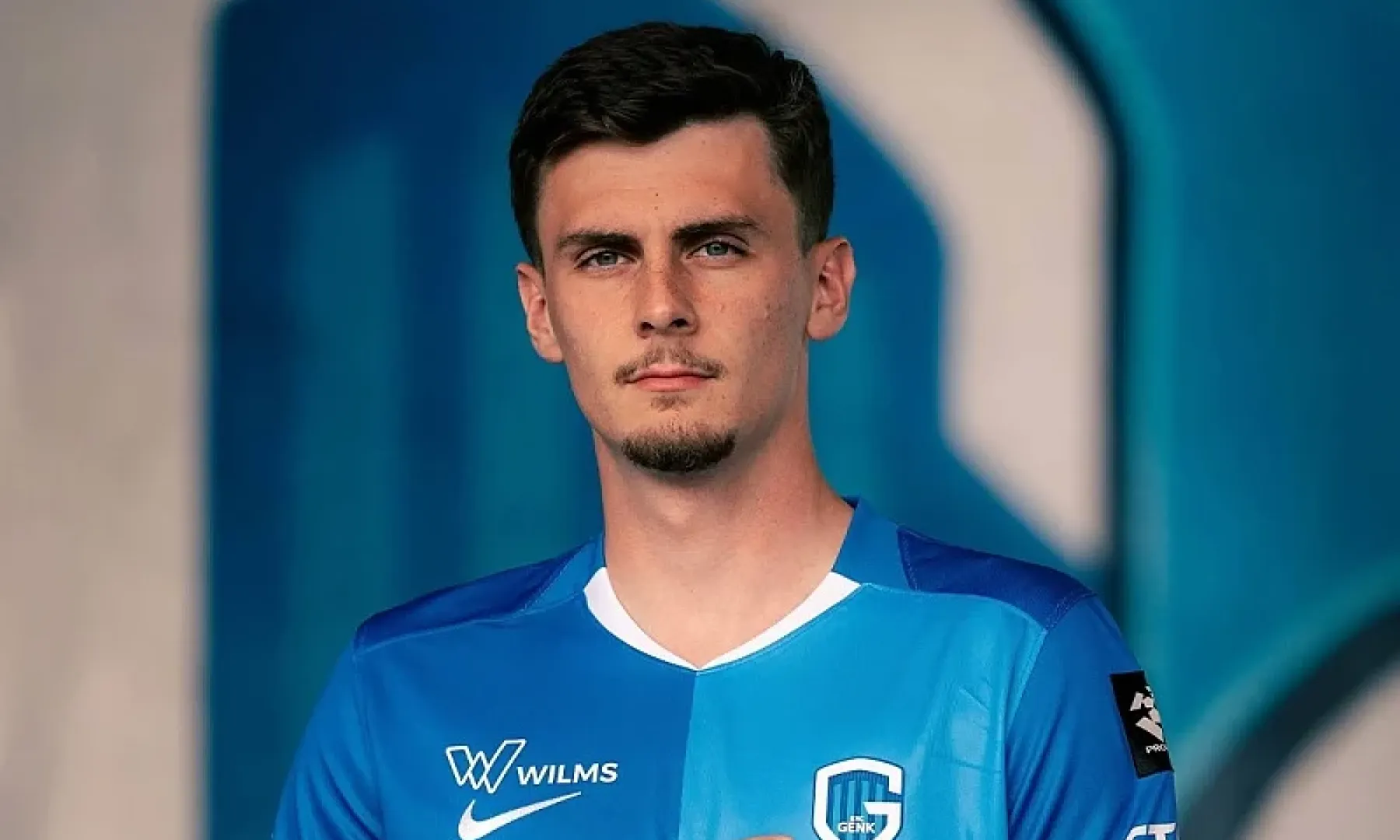 Benjamin Tahirović potpisao ugovor s Genkom i dobio dres s brojem četiri