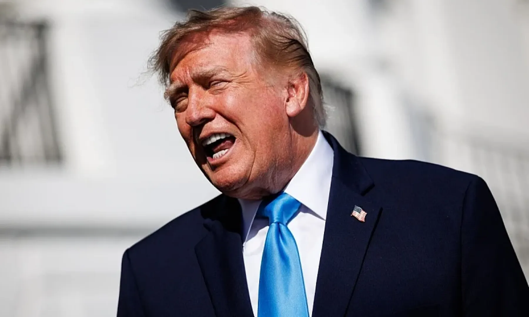 Donald Trump komentarisao proteste u Francuskoj, tvrdeći da su uzrokovani islamom, a ne školama