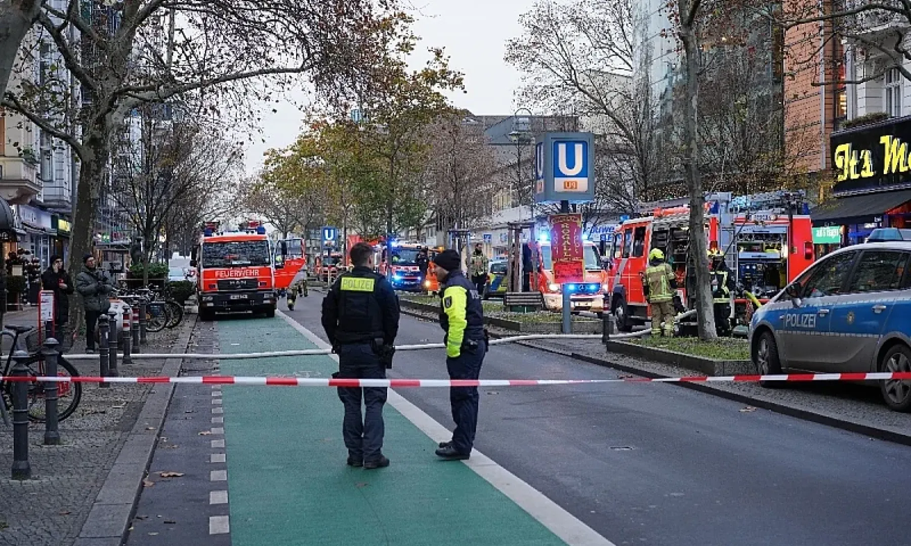 Vozač automobila se zabio u grupu ljudi u Neustadt am Rübenberge, policija otvorila vatru na vozilo koje je pobjeglo
