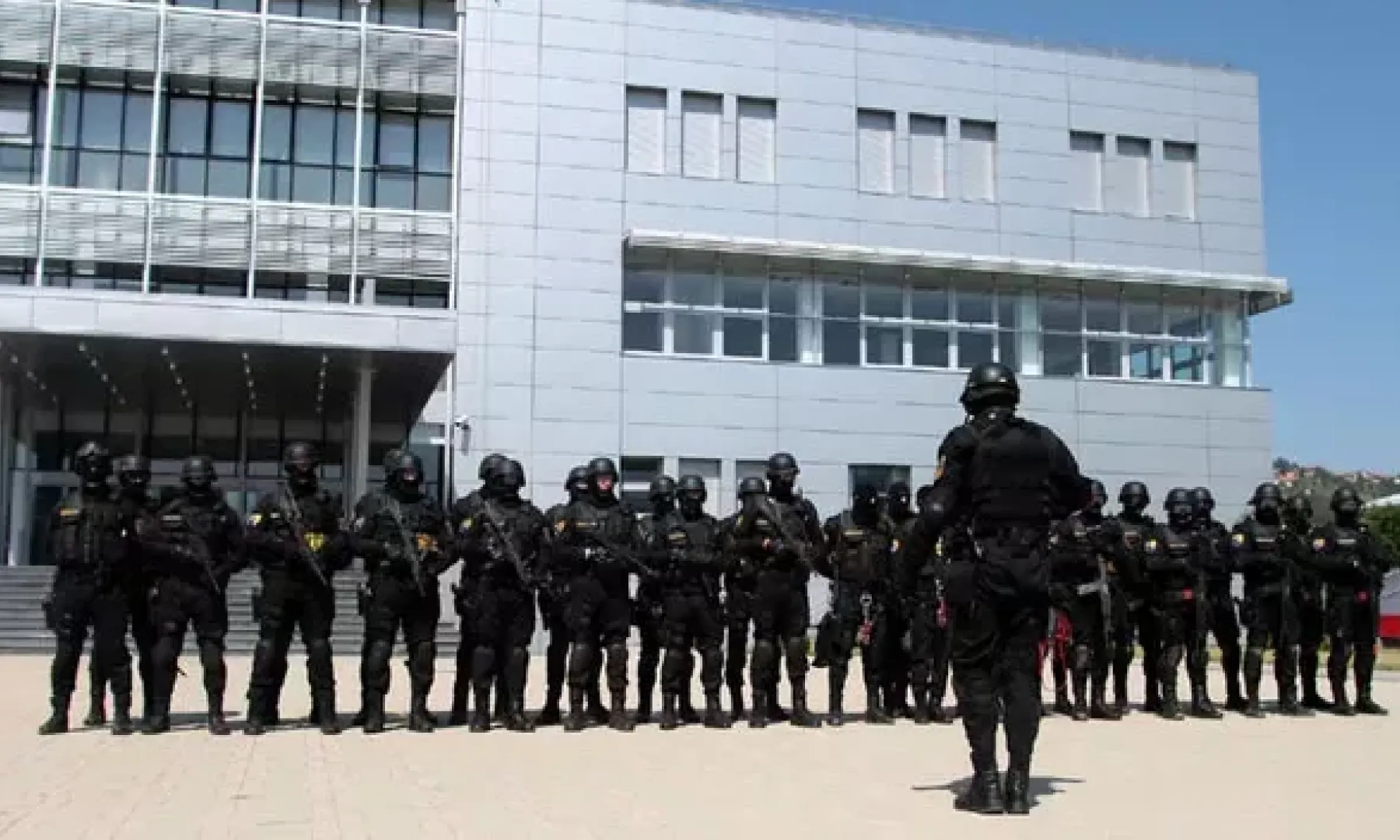 
                                    U 2026. godini u penziju ide 467 policijskih službenika iz tri državne agencije, 351 Bošnjak, brojne pozicije nepopunjene!                                