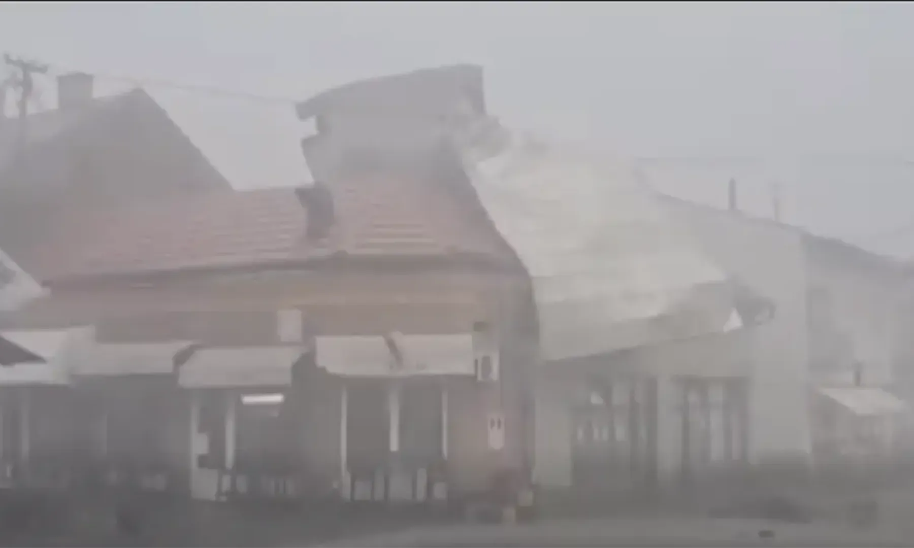 Jaka oluja pogodila Bugojno, uz značajnu materijalnu štetu i upozorenje Estofexa