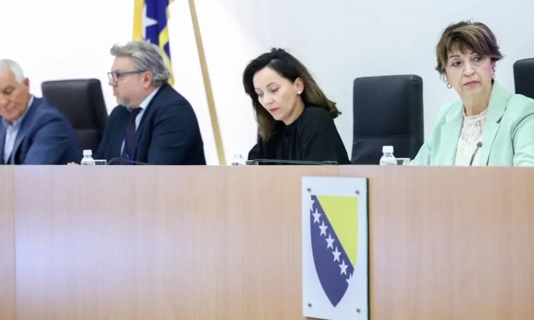 Počelo brojanje glasova pristiglih poštom, Kalaba objasnio naredne korake