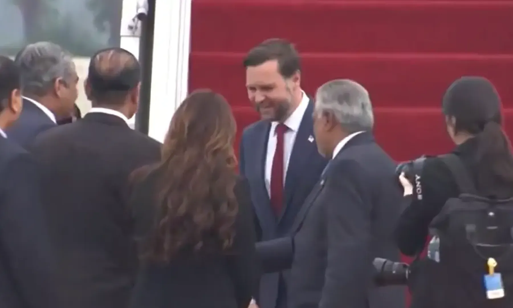 Amerika napravila veliki ustupak Iranu pred početak mirovnih pregovora. Oglasio se i Trump