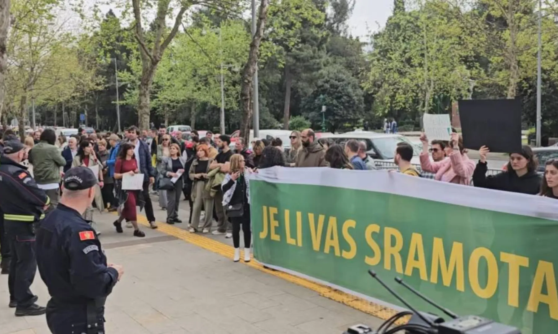 Protest u Crnoj Gori zbog sporazuma sa UAE o Velikoj plaži: 30 milijardi eura za "megaprojekt"