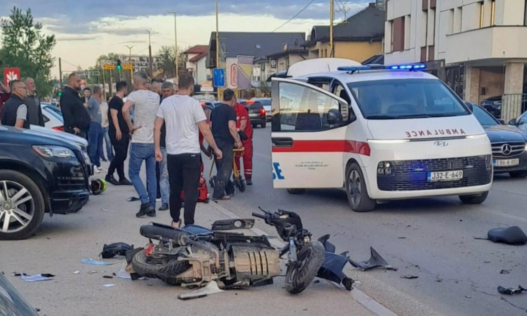 Dogodile se još tri saobraćajne nesreće s motociklistima, u jednoj ima ozlijeđene djece (FOTO)
