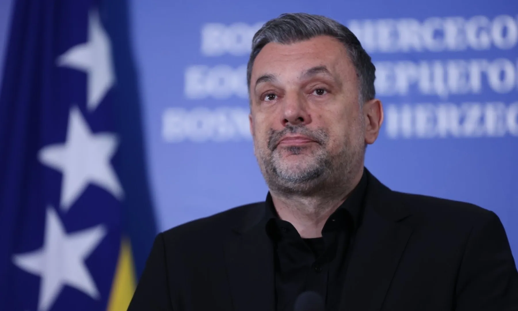 Zalihić ukazuje na problematično ponašanje funkcionera prema javnim sredstvima, uključujući Zvizdića