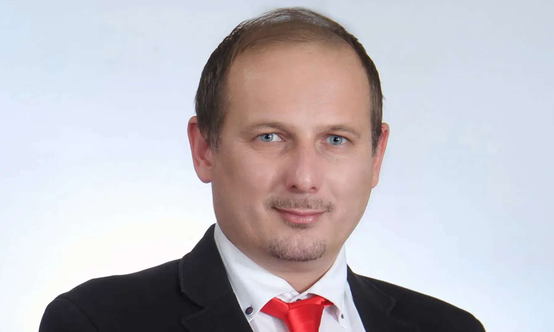 U akciji policije u kafiću Story u Dubravici uhapšeni vijećnik SDP-a Elvis Alijagić i još dvoje osumnjičenih za posjedovanje droge