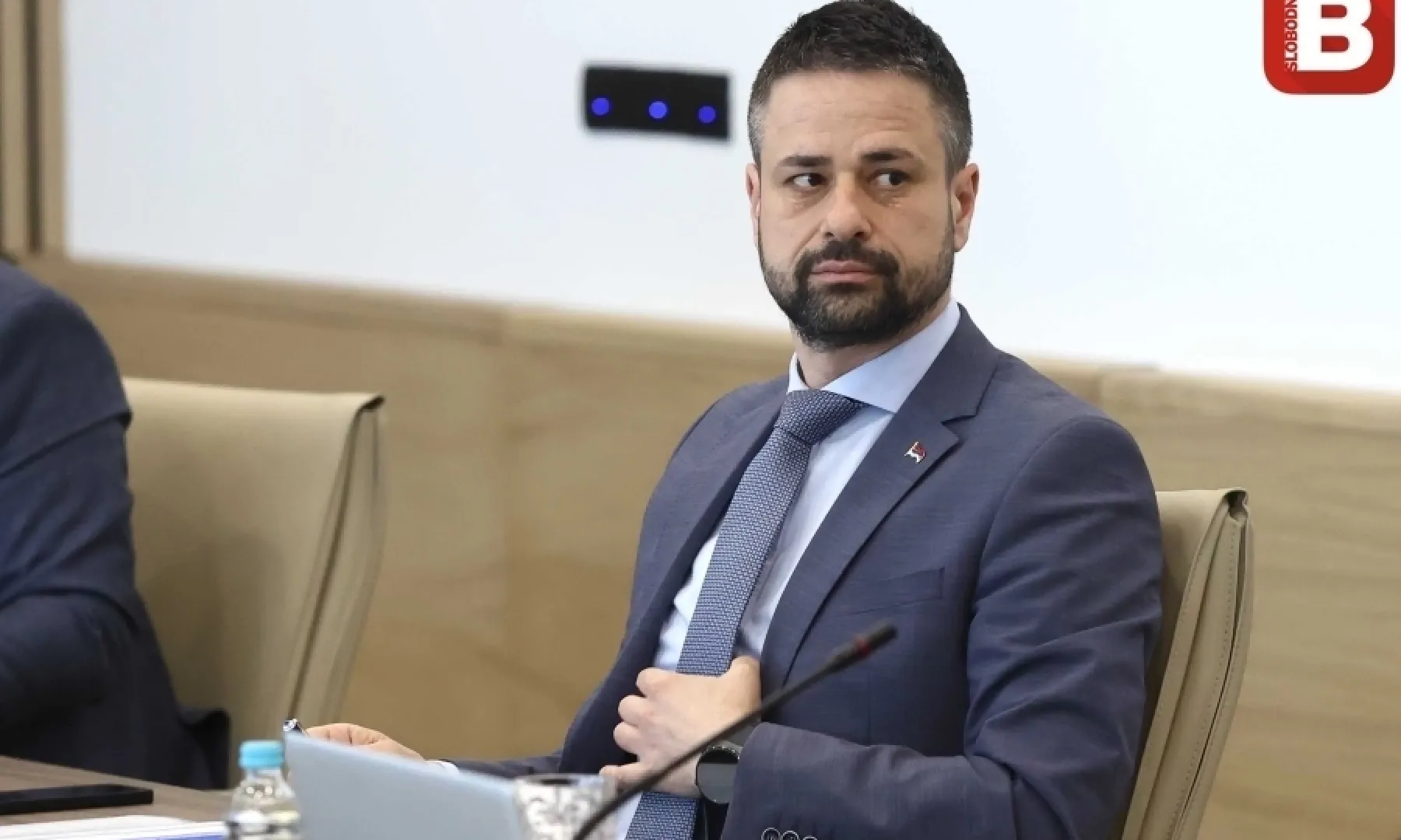 Srđan Amidžić otvorio nelegalni ured u Banjoj Luci uz troškove od 2.100 KM mjesečno