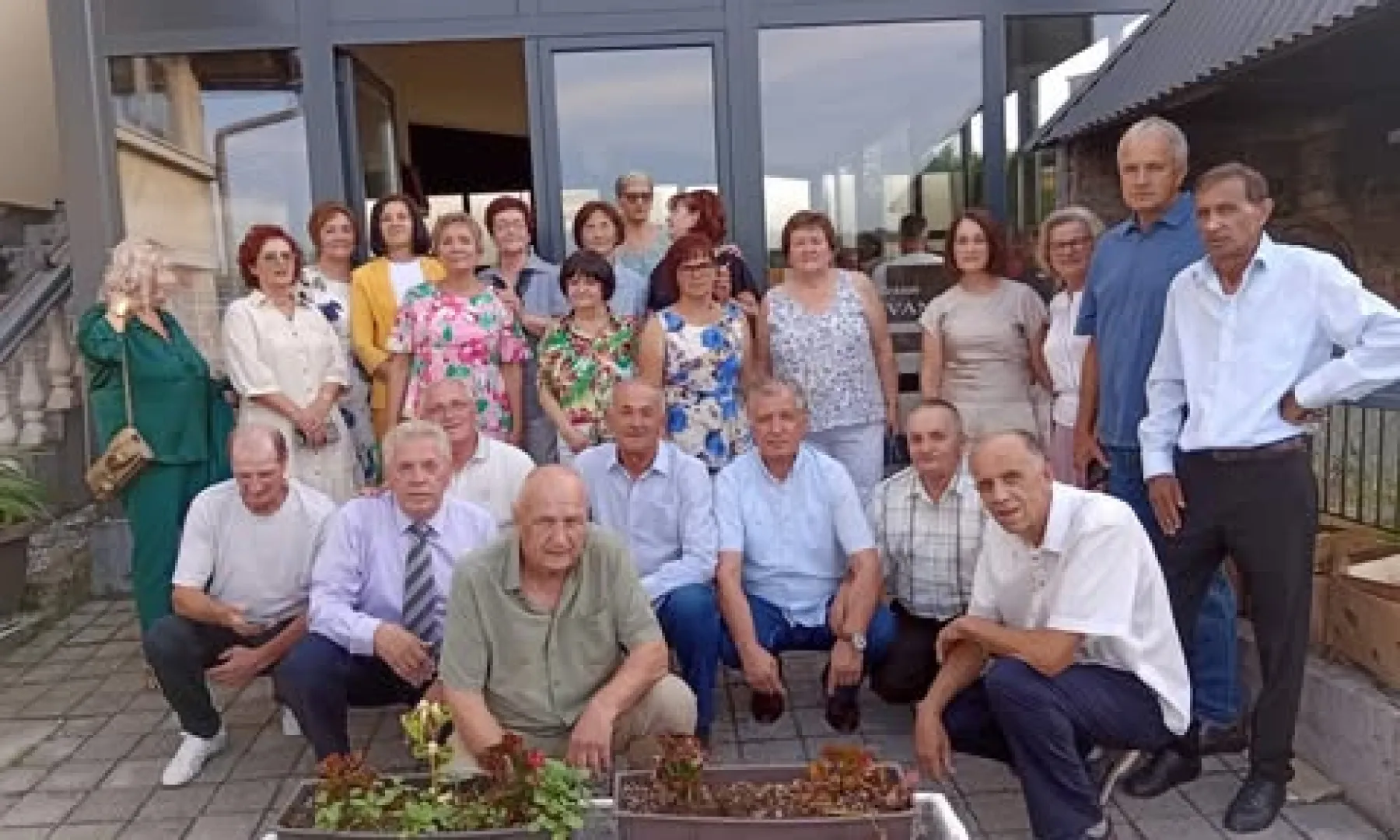 Obilježena 45. godišnjica mature Ekonomske škole Cazin | Cazin.NET