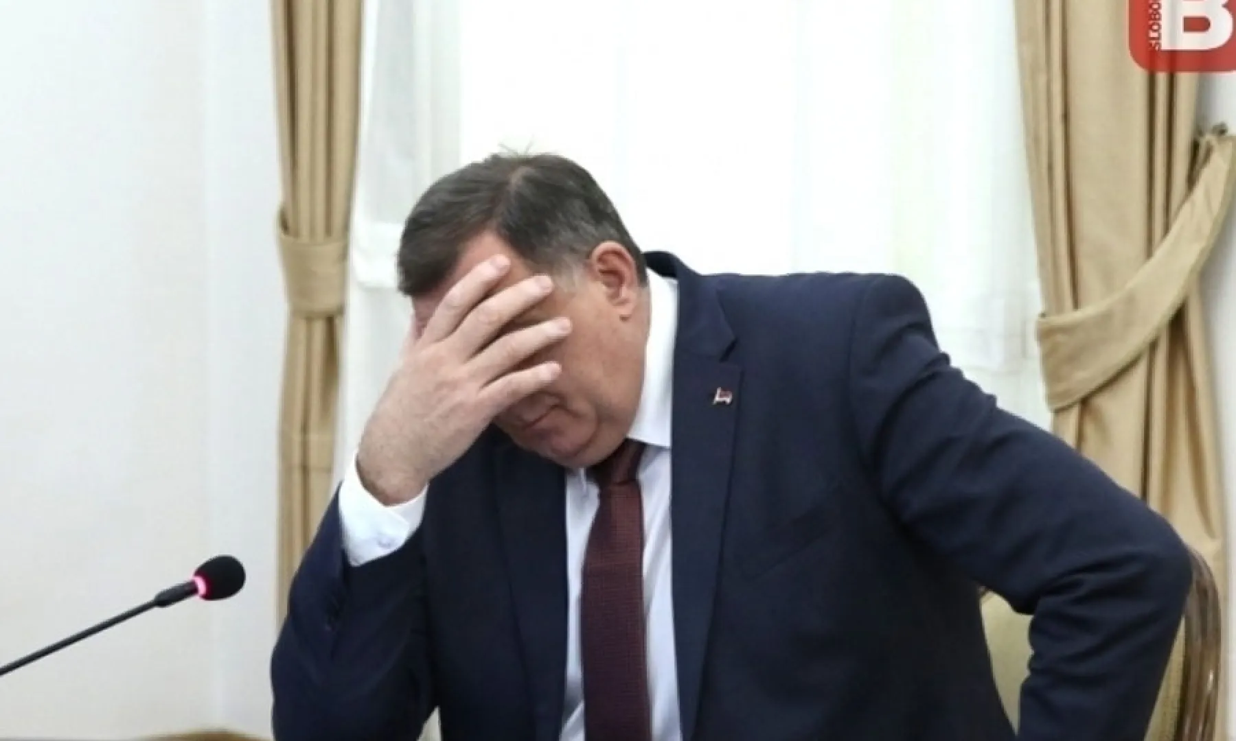 Izborni rezultati u Srbiji mogu značajno oslabiti poziciju Milorada Dodika, smatra politički analitičar Srećko Latal