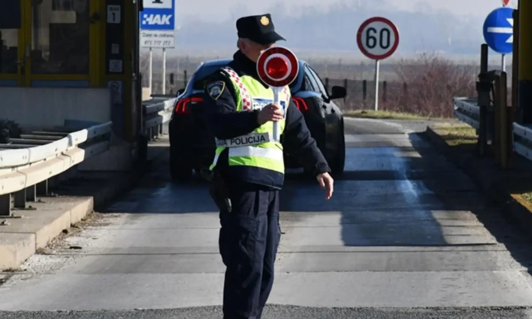 Putnici iz BiH mogu unijeti najviše 40 cigareta u Hrvatsku bez carinskih dažbina