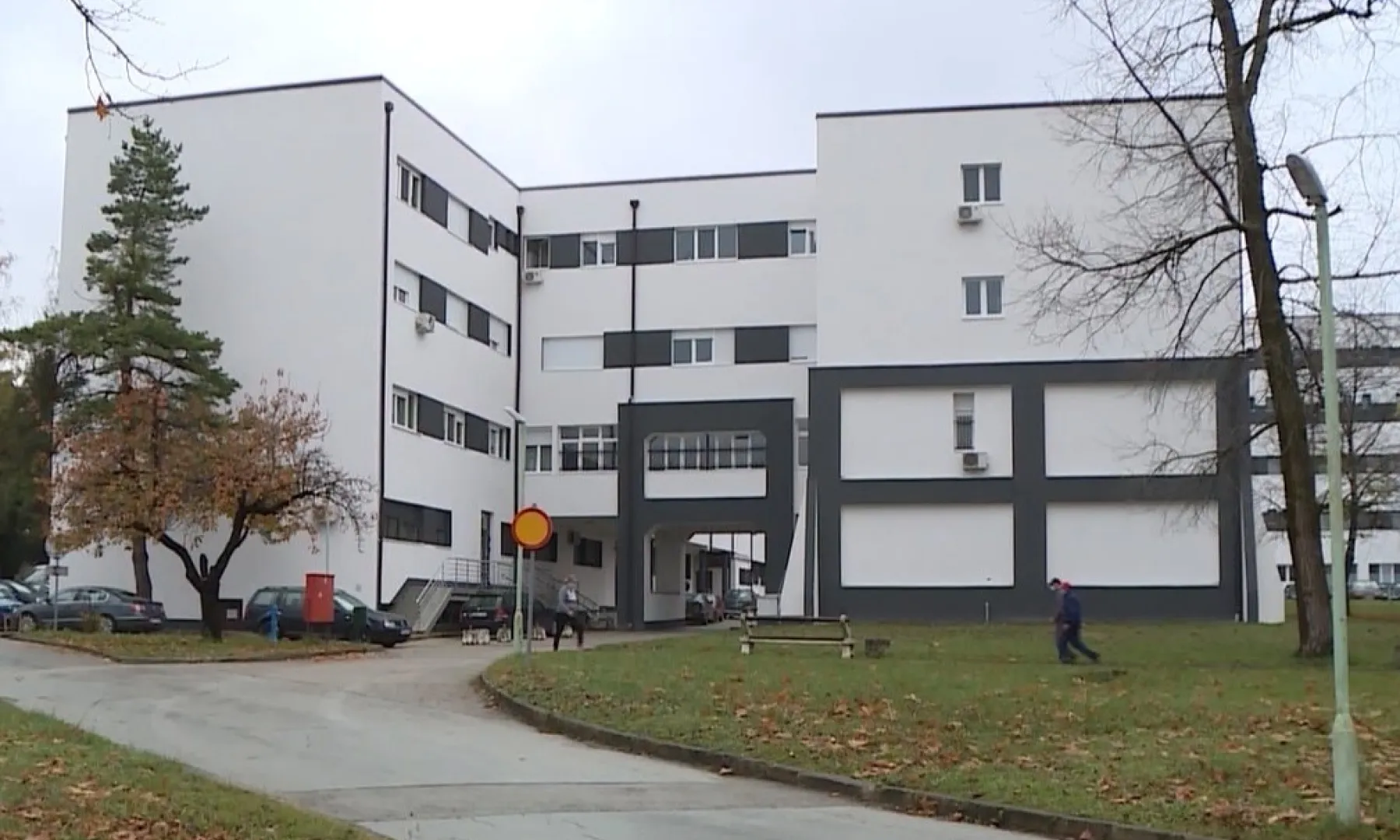 Teška saobraćajna nesreća u Cazinu: Troje djece povrijeđeno, 15 hirurga uključeno u zbrinjavanje