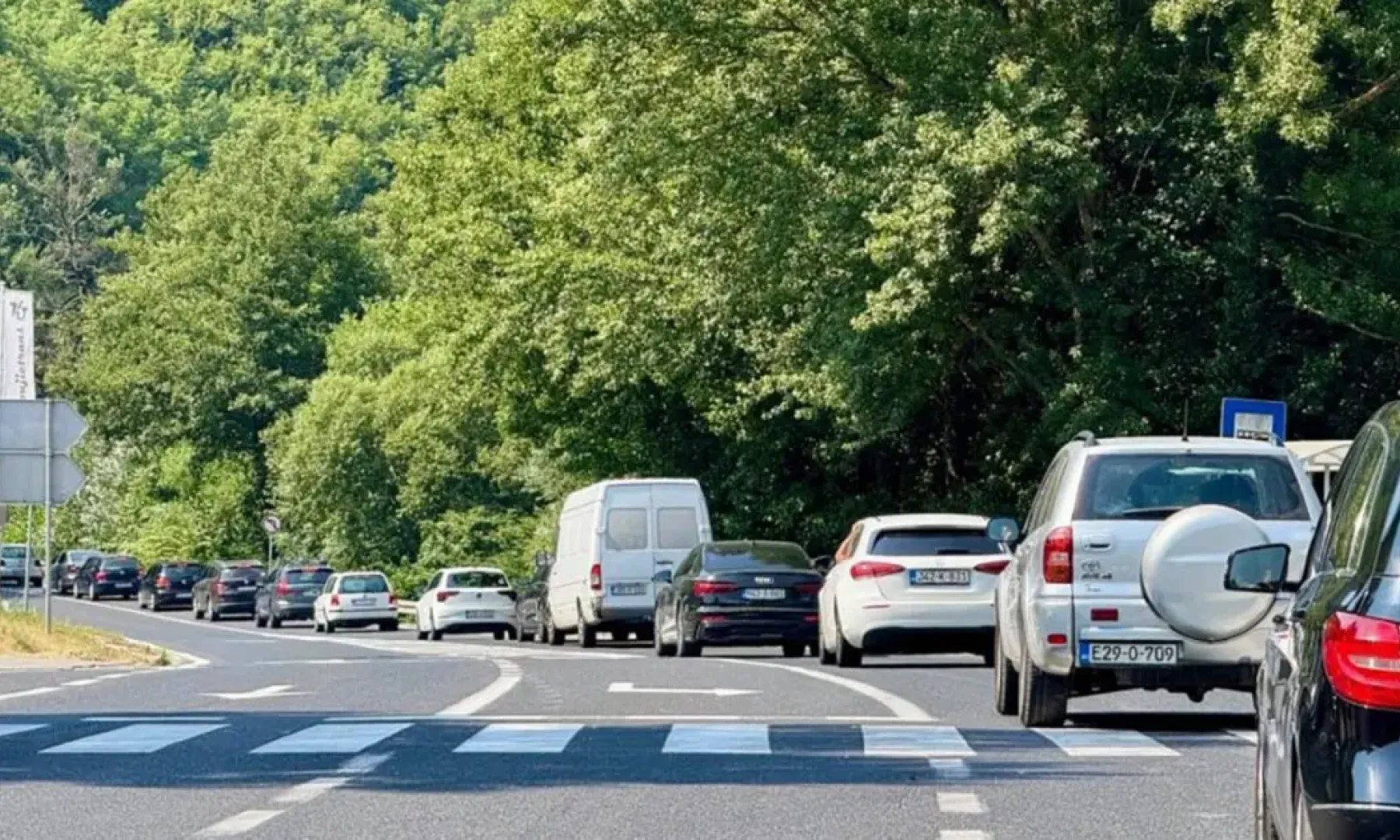 Teška saobraćajna nesreća u Mostaru, poginuo pješak na M-17