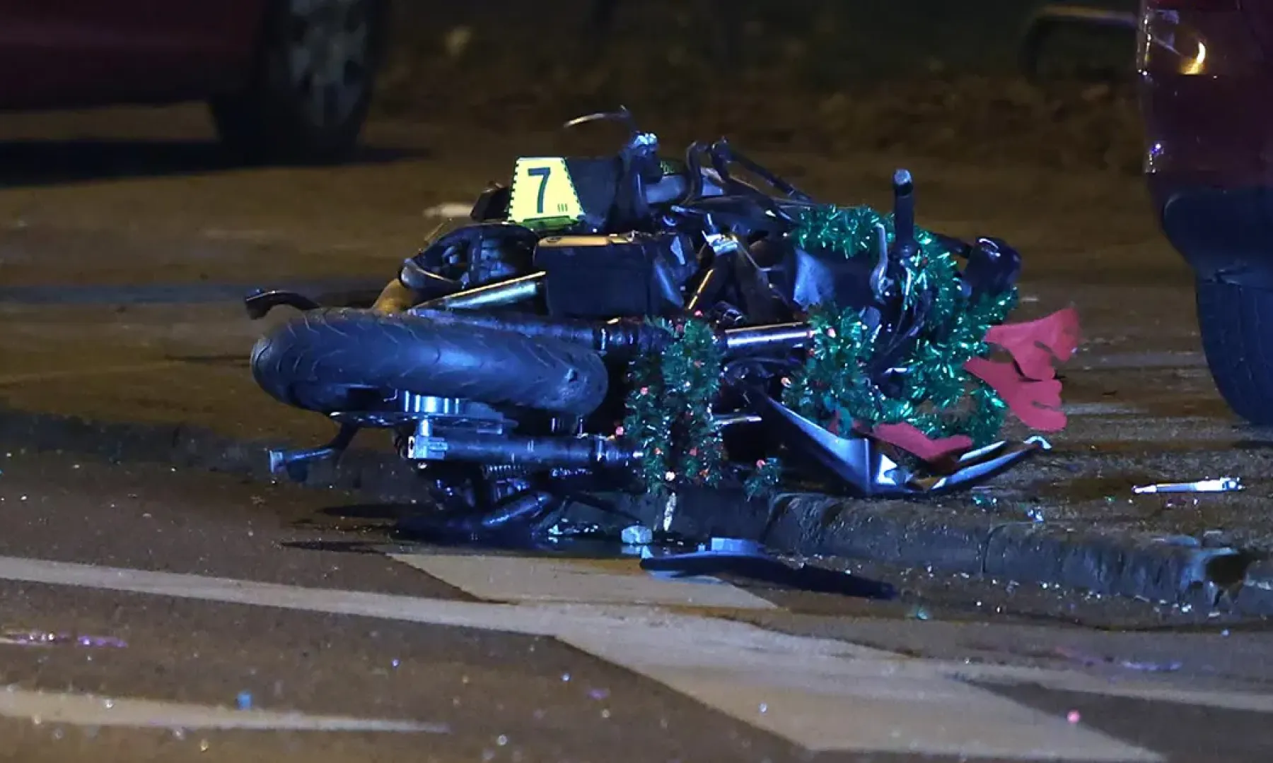 Motociklista bez vozačke dozvole teško povrijeđen u sudaru u Vogošći, prevezen na KCUS