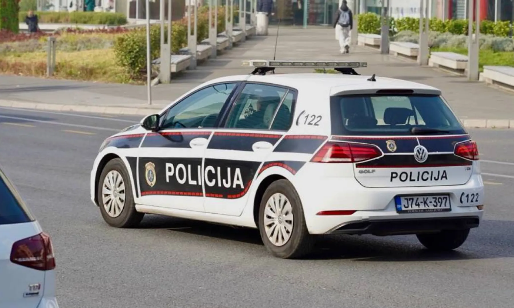 Dijete povrijeđeno u sudaru električnog romobila i automobila na Ilidži