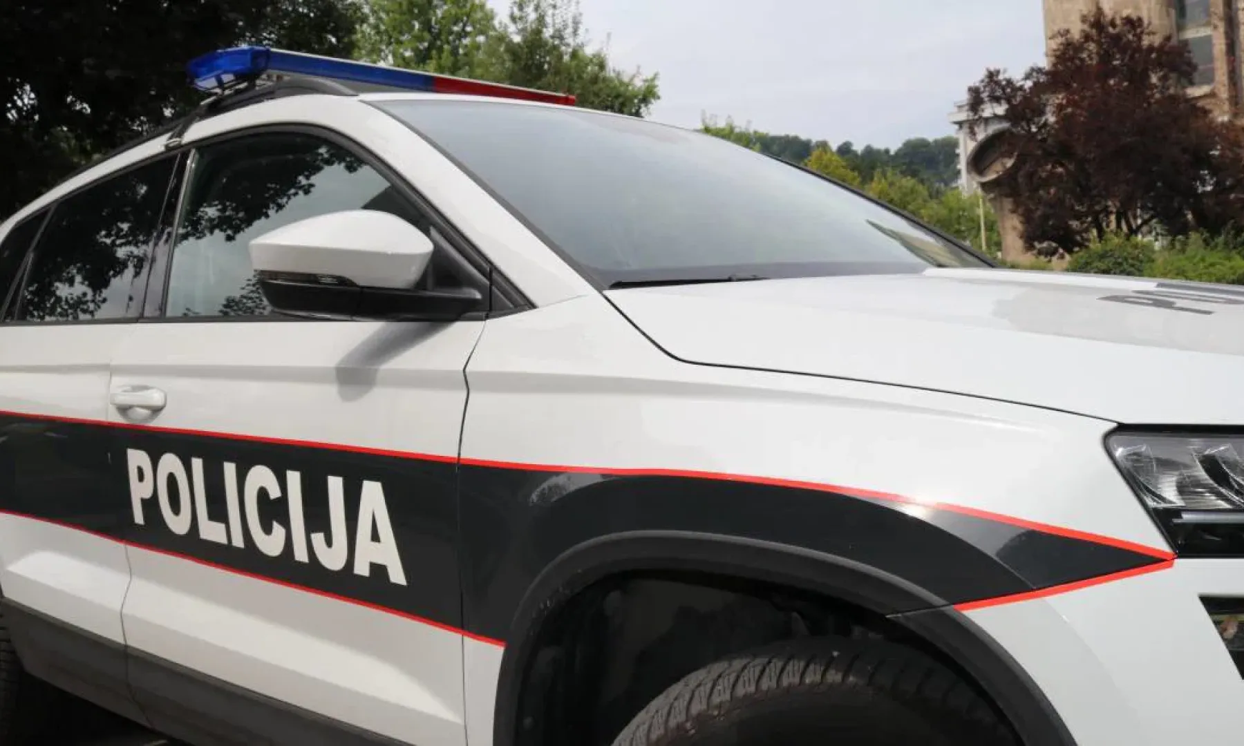 Saobraćajna nesreća u Gnojnici: Jedna osoba poginula, tri povrijeđene, saobraćaj obustavljen