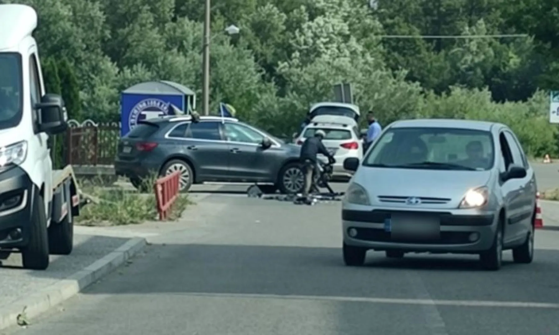 Saobraćajna nesreća u Tržacu otežava prolaz vozila