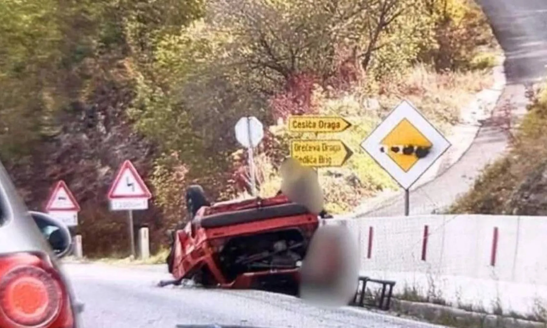 Muškarac poginuo, dvije osobe povrijeđene: Golf i prikolica bili bez tablica