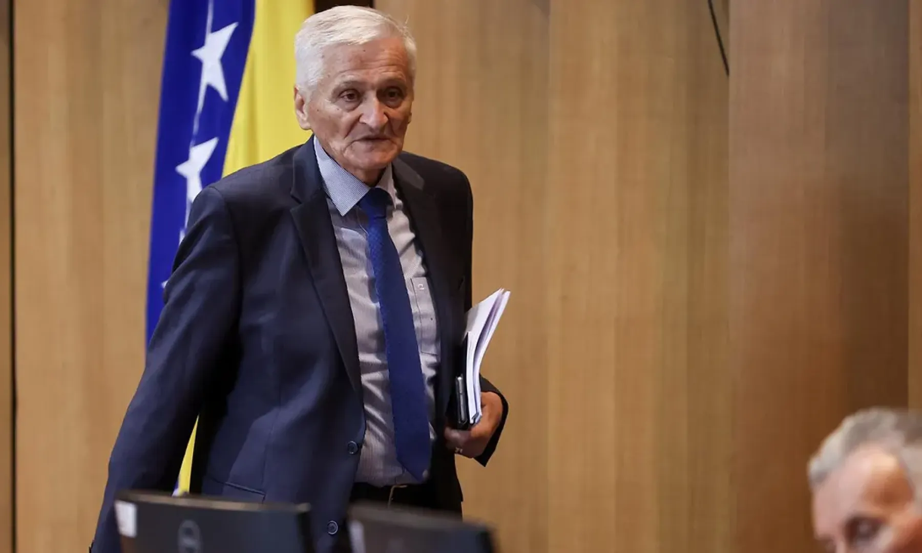 Nikola Špirić kritizira uvođenje novih tehnologija u izborni proces, ističući moguće povećanje nepovjerenja građana