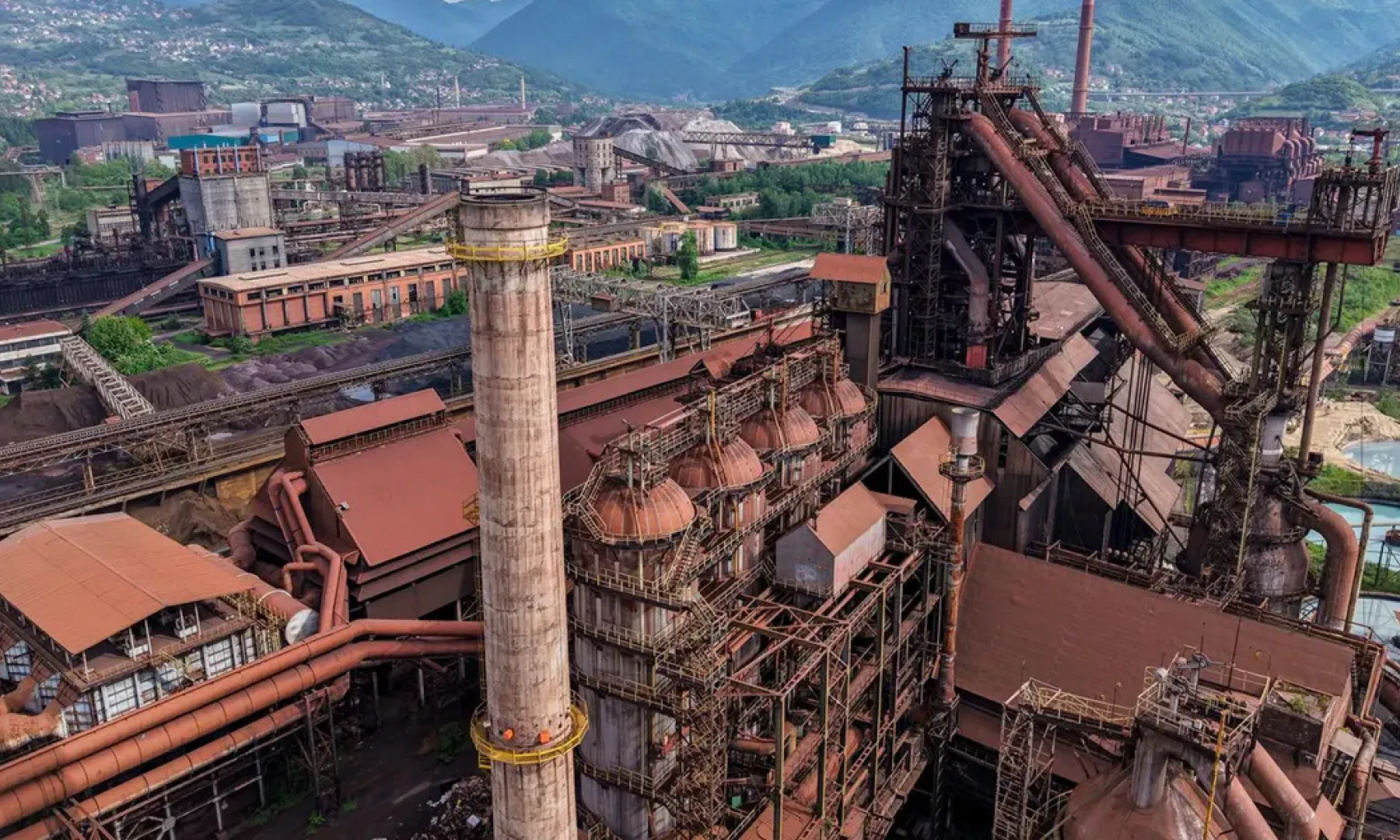 Težak povredni radnik u eksploziji plina u Novoj željezari Zenica, prebačen na KCUS