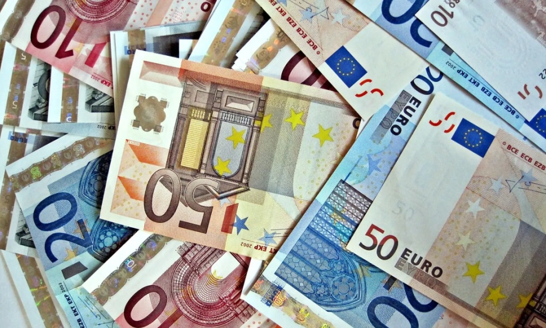 Istraživanja pokazuju kako se novac na tekućim računima građana razlikuje prema starosnim grupama i trendovima štednje