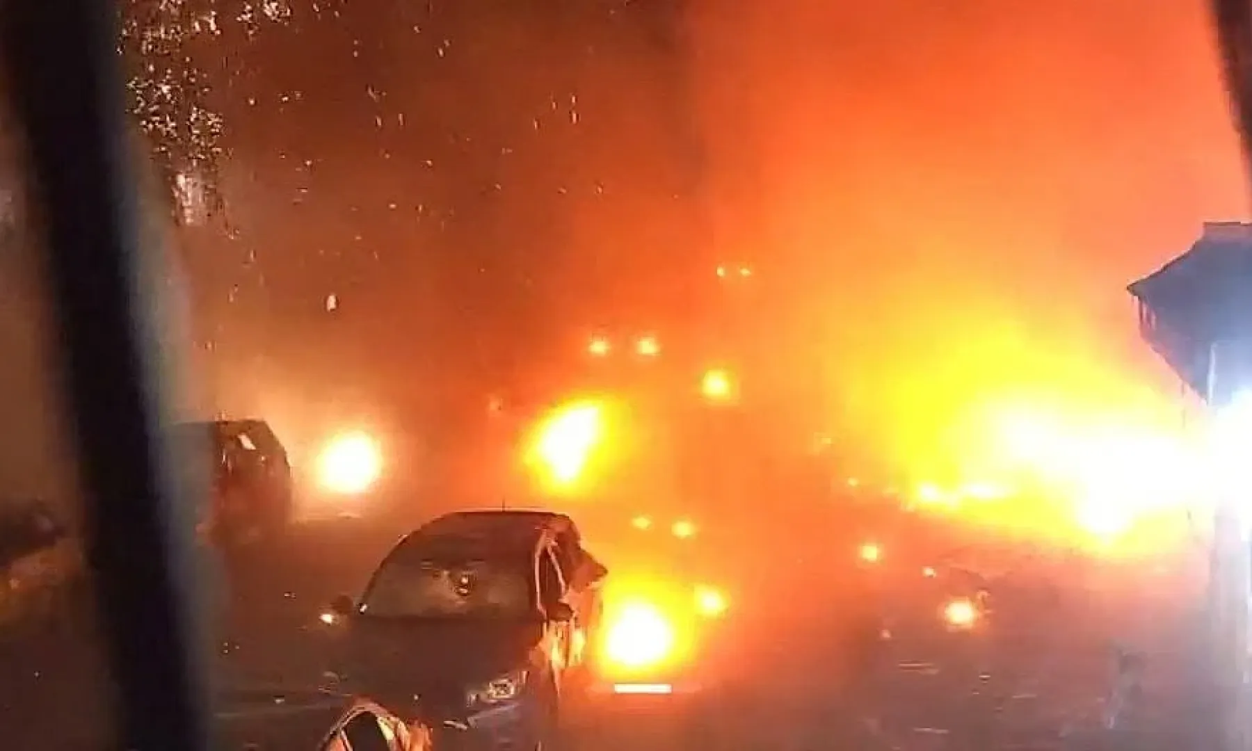 Nadzorna kamera snimila trenutak udara u Harkovu, u ruskim napadima ubijeno šest osoba