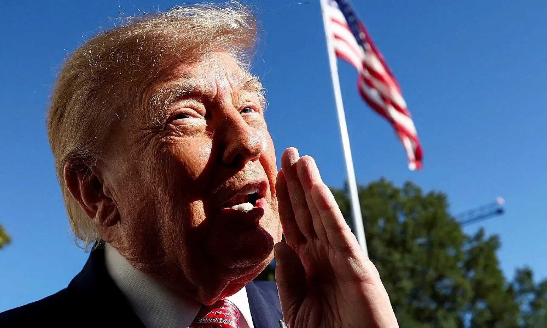 Trump ponovo tvrdi da su imigranti uzrok nereda u Francuskoj, dok vlasti uvode policijski sat u nekoliko gradova