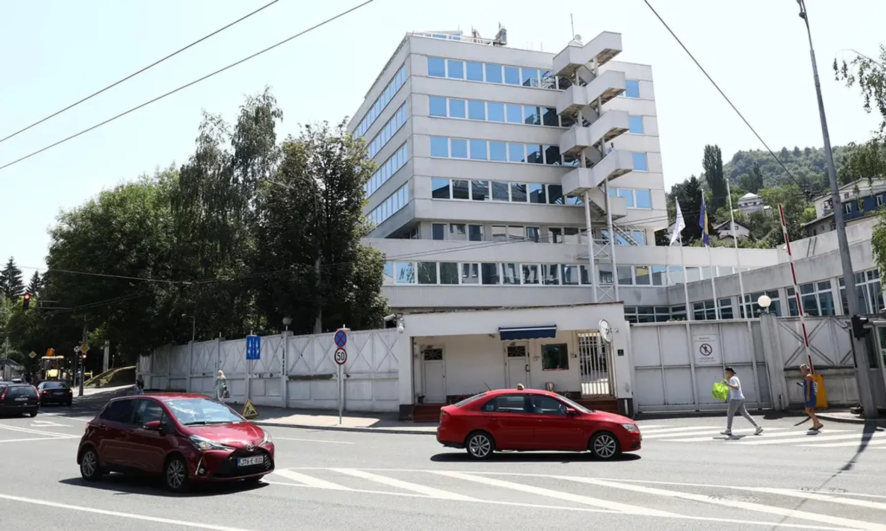 OHR: Budućnost BiH ne može se graditi na veličanju ratnih zločinaca