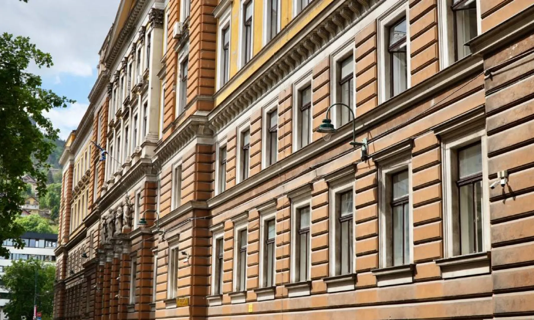 Kantonalni sud u Sarajevu odredio jednomjesečni pritvor Adnanu Lokvančiću zbog ubistva majke i brata u Hrasnici