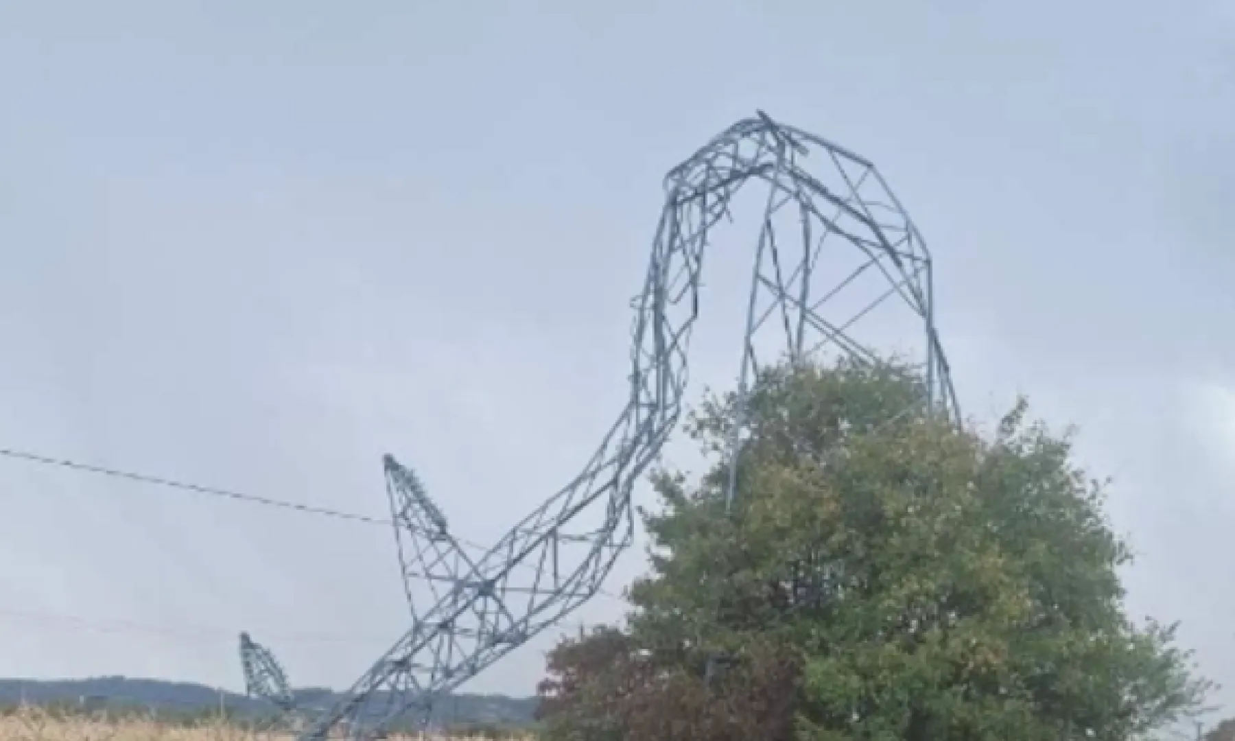 Snažno nevrijeme uzrokovalo prekide u snabdijevanju električnom energijom u Prijedoru i okolini