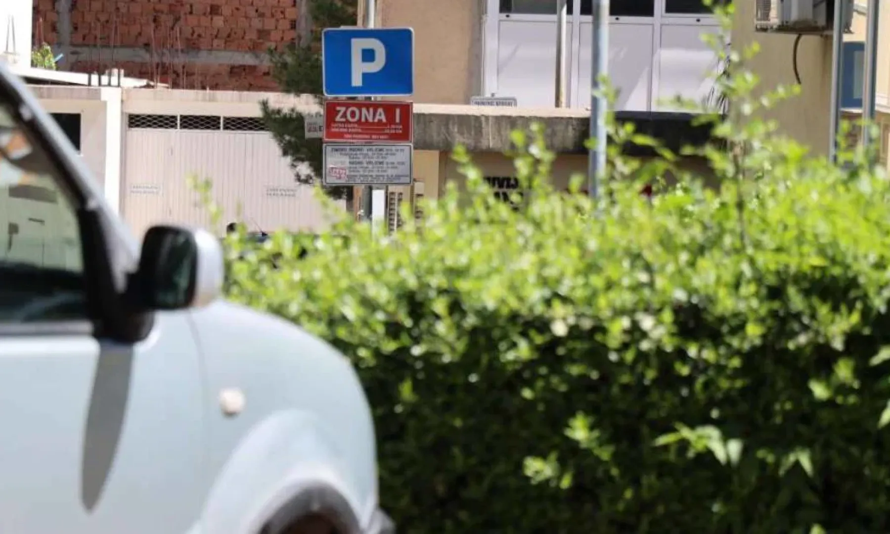 Cijene javnog parkinga u Sarajevu povećane zbog višegodišnjih gubitaka, najavio Emir Dobrača